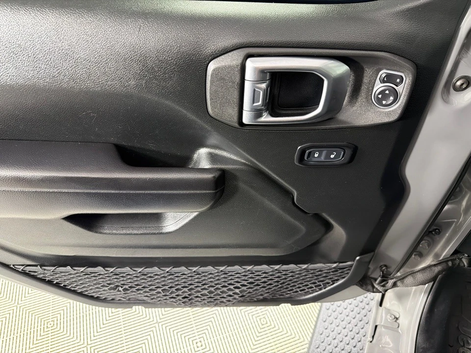 2020 Jeep JL Wrangler - Image 11 of 21