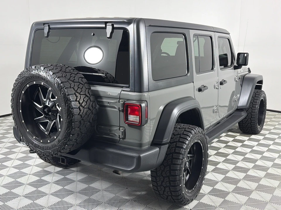 2020 Jeep JL Wrangler - Image 5 of 21