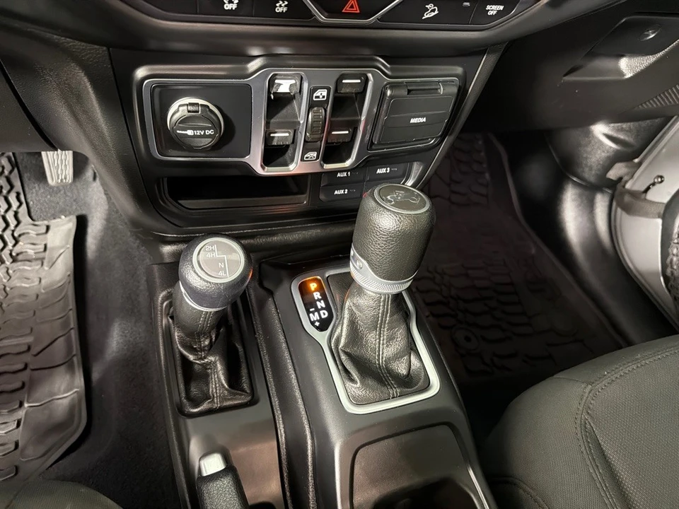 2020 Jeep JL Wrangler - Image 18 of 21