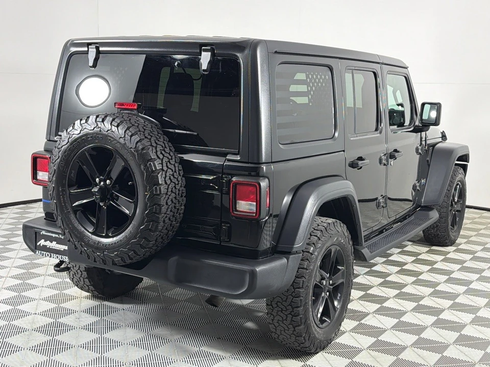 2020 Jeep JL Wrangler - Image 5 of 12