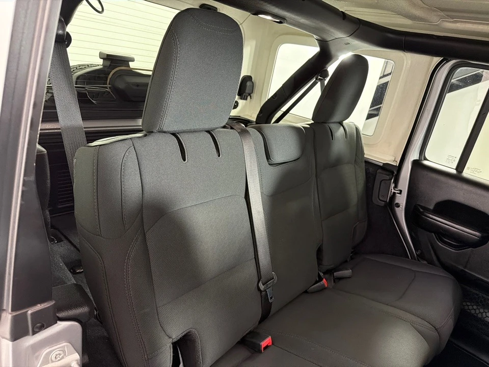 2020 Jeep JL Wrangler - Image 20 of 21
