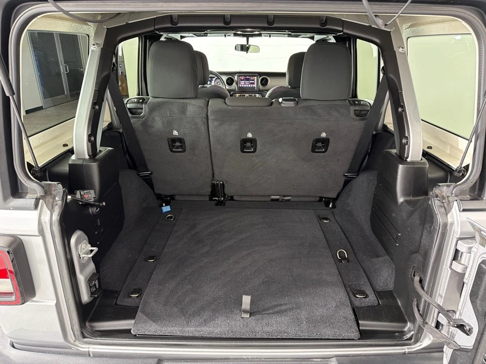 2020 Jeep JL Wrangler - Image 18 of 21