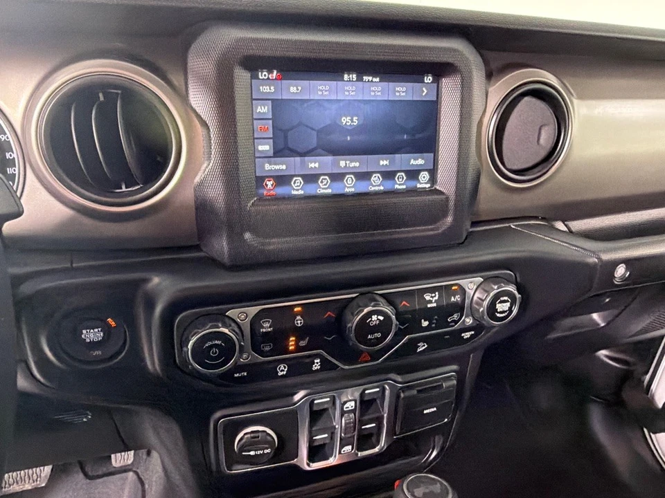2020 Jeep JL Wrangler - Image 17 of 27