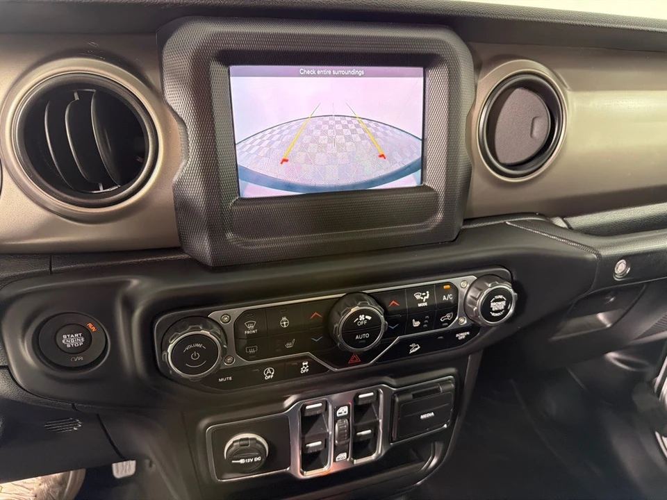 2020 Jeep JL Wrangler - Image 16 of 27