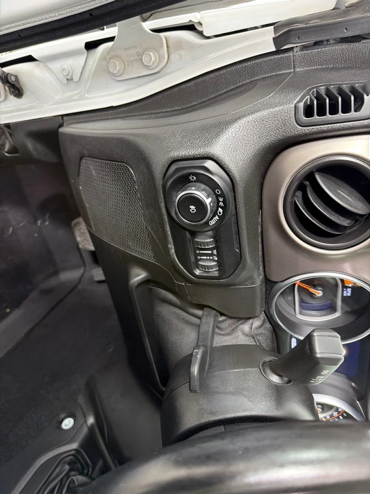 2020 Jeep JL Wrangler - Image 14 of 27