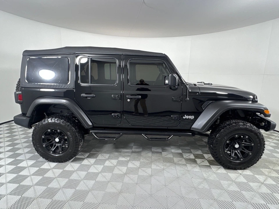 2020 Jeep JL Wrangler - Image 4 of 12