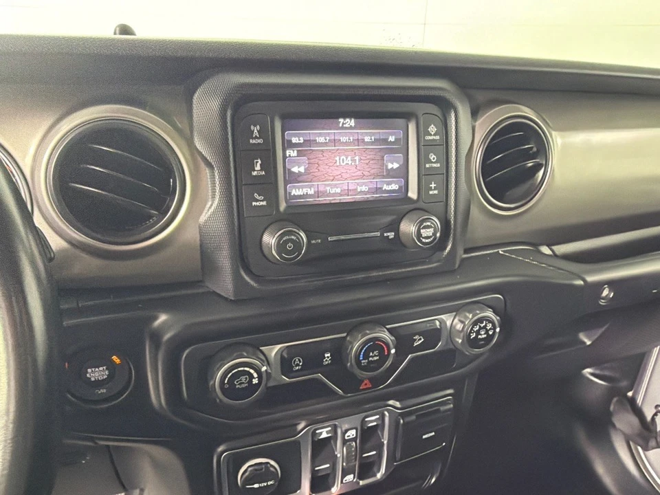 2020 Jeep JL Wrangler - Image 15 of 26