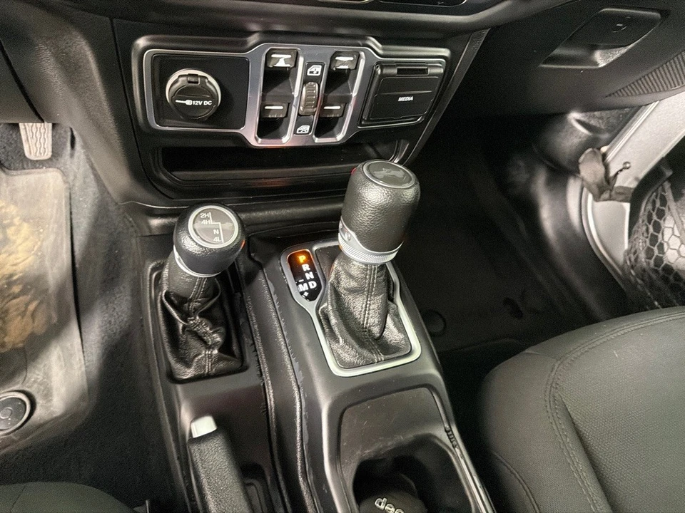 2020 Jeep JL Wrangler - Image 17 of 26
