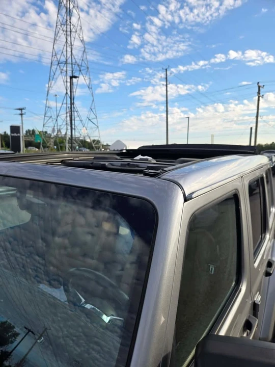 2020 Jeep JL Wrangler - Image 14 of 20