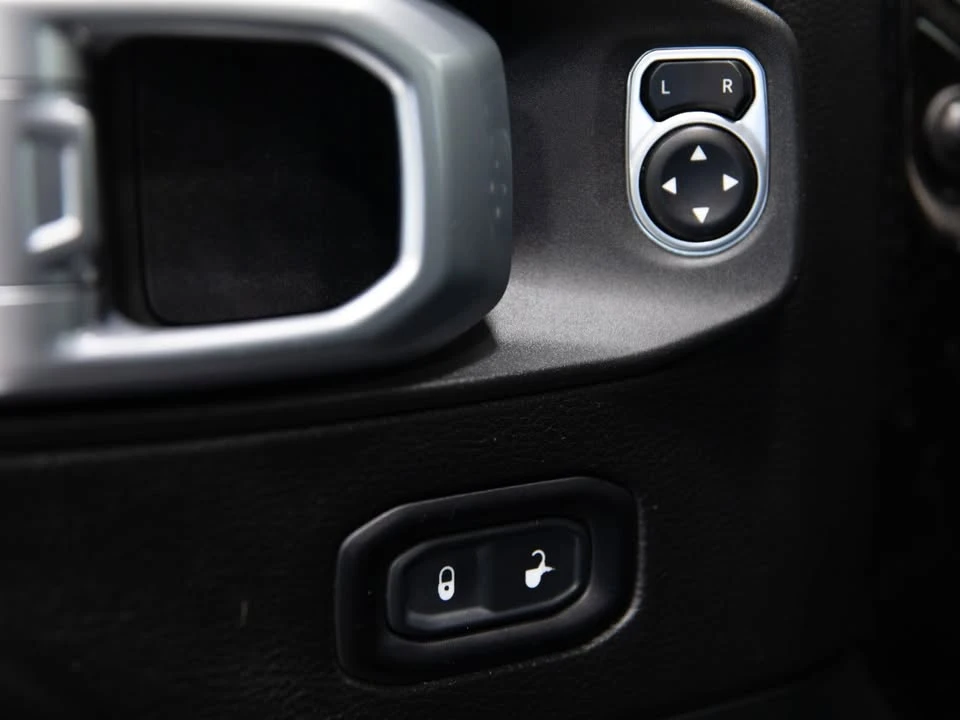 2020 Jeep JL Wrangler - Image 16 of 20