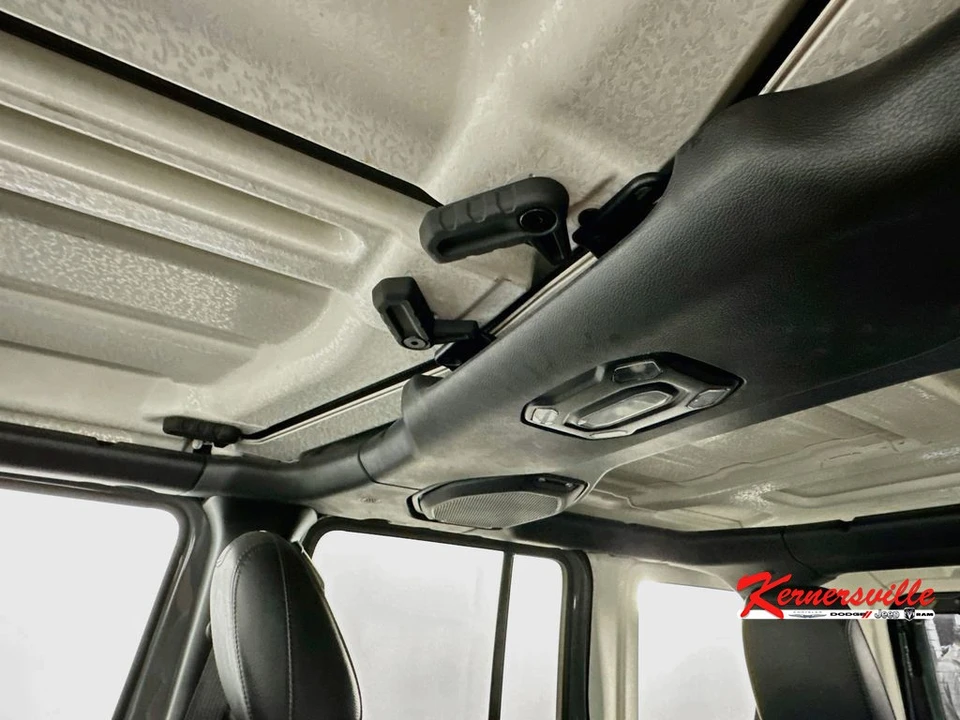 2020 Jeep JL Wrangler - Image 21 of 24