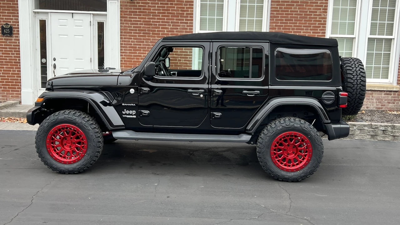 2020 Jeep JL Wrangler - Image 2 of 9
