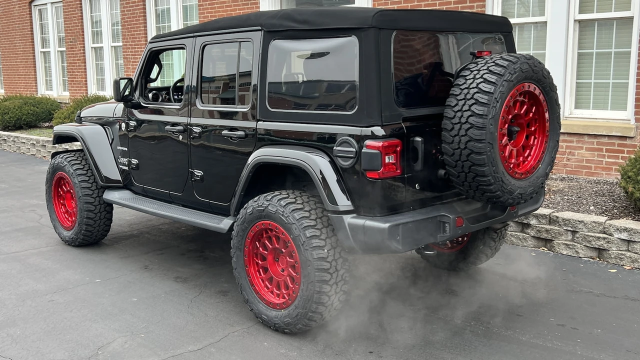 2020 Jeep JL Wrangler - Image 3 of 9