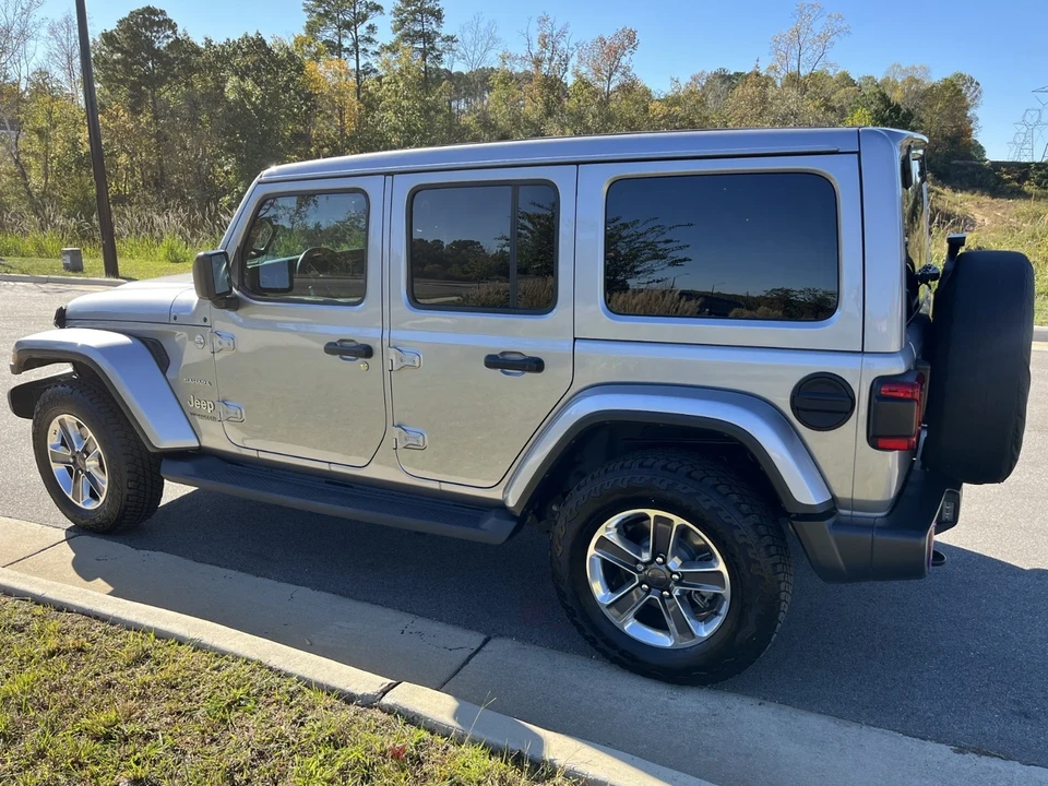 2020 Jeep JL Wrangler - Image 5 of 21