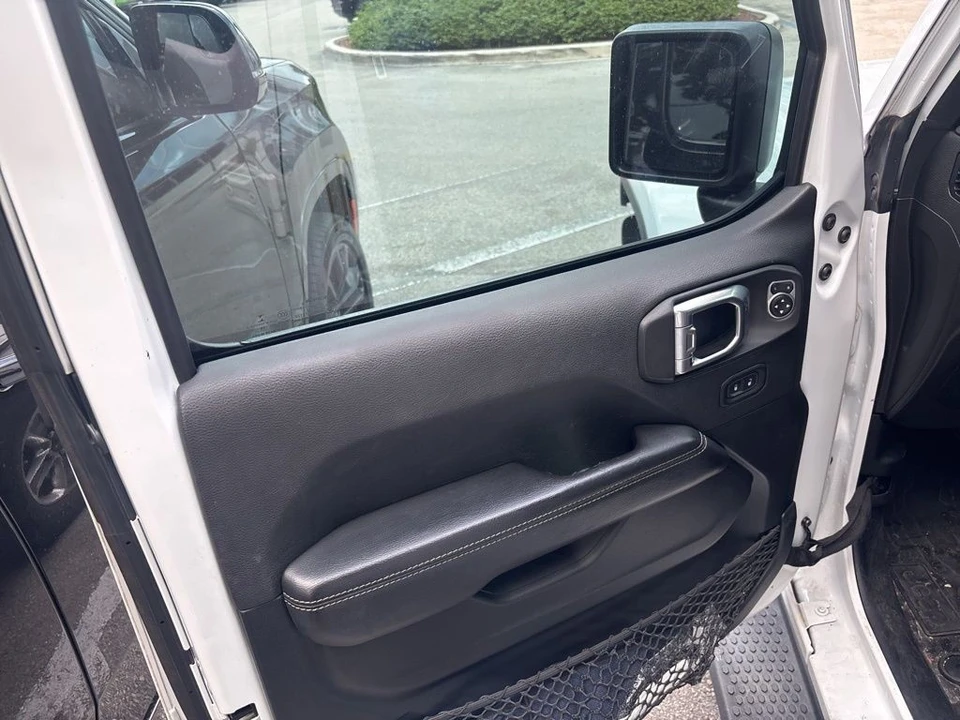 2020 Jeep JL Wrangler - Image 6 of 12