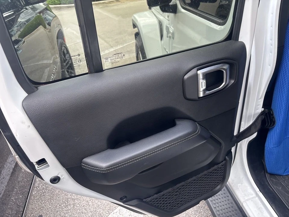 2020 Jeep JL Wrangler - Image 8 of 12