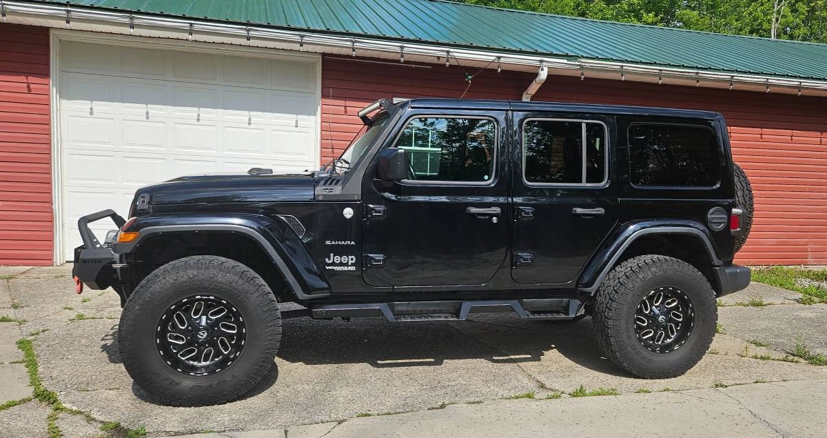 2020 Jeep JL Wrangler - Image 5 of 6