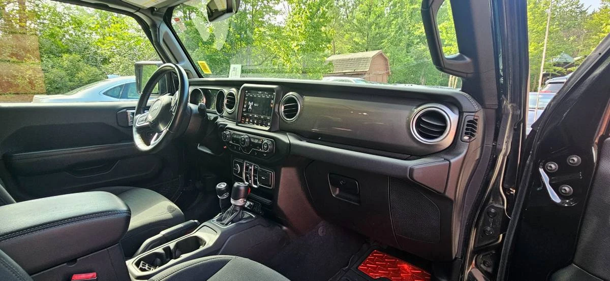 2020 Jeep JL Wrangler - Image 3 of 6