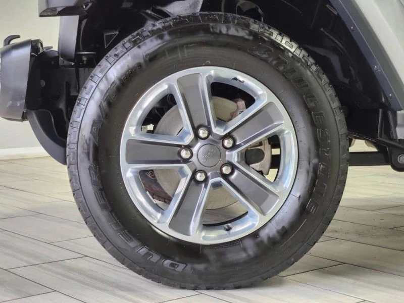 2020 Jeep JL Wrangler - Image 9 of 12