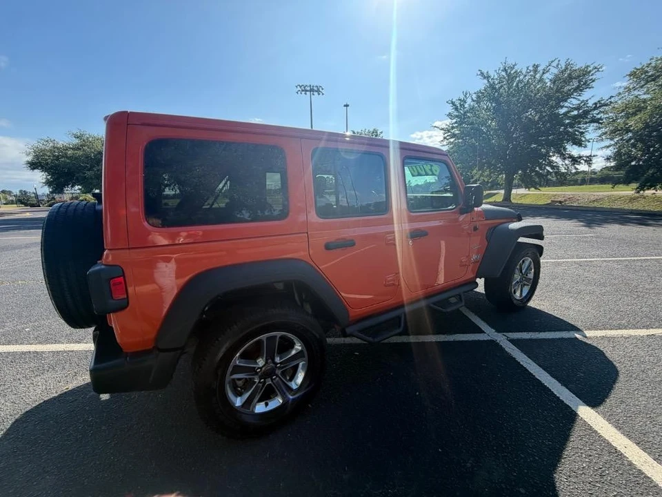2020 Jeep JL Wrangler - Image 23 of 28