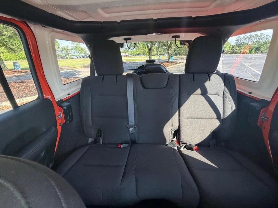 2020 Jeep JL Wrangler - Image 15 of 28