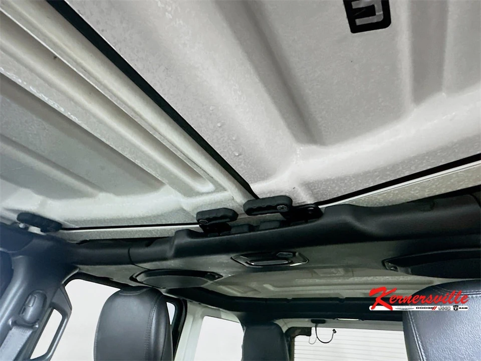 2020 Jeep JL Wrangler - Image 20 of 21