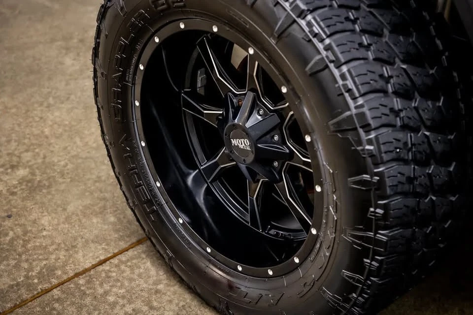 2020 Jeep JL Wrangler - Image 17 of 20
