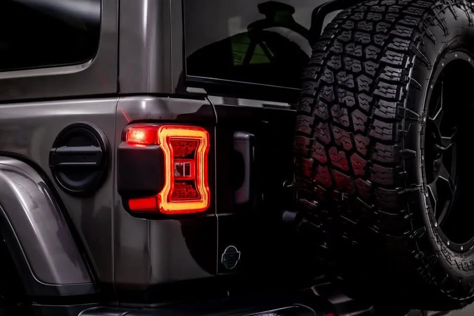 2020 Jeep JL Wrangler - Image 13 of 20