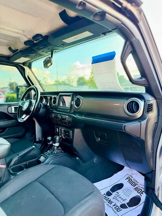 2020 Jeep JL Wrangler - Image 6 of 11