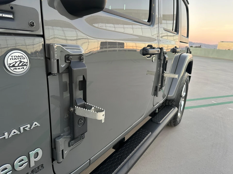 2020 Jeep JL Wrangler - Image 17 of 31