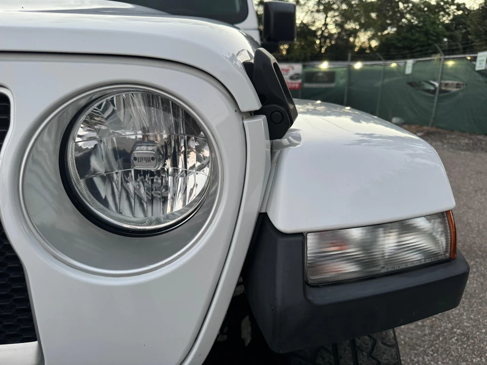 2020 Jeep JL Wrangler - Image 10 of 30