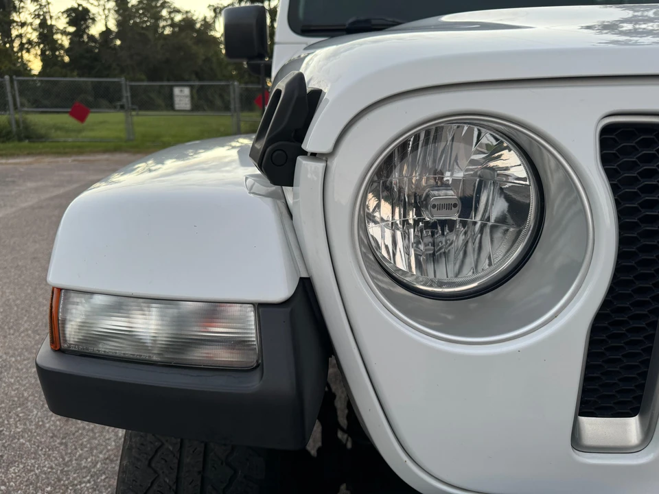 2020 Jeep JL Wrangler - Image 9 of 30