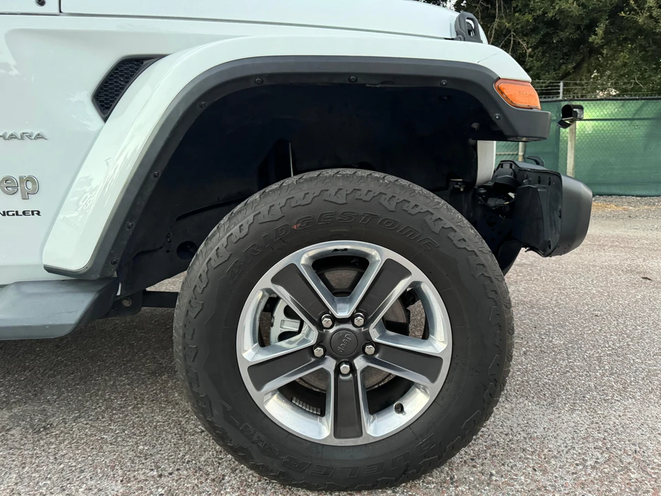 2020 Jeep JL Wrangler - Image 23 of 30