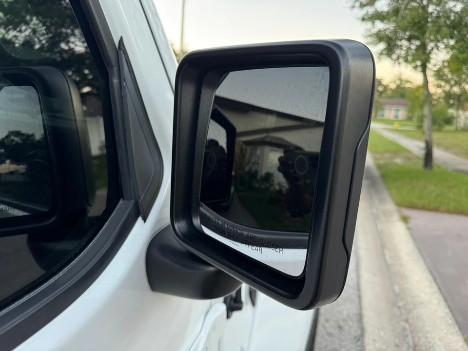 2020 Jeep JL Wrangler - Image 17 of 30
