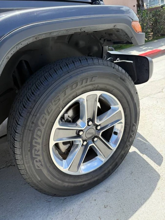 2020 Jeep JL Wrangler - Image 17 of 23