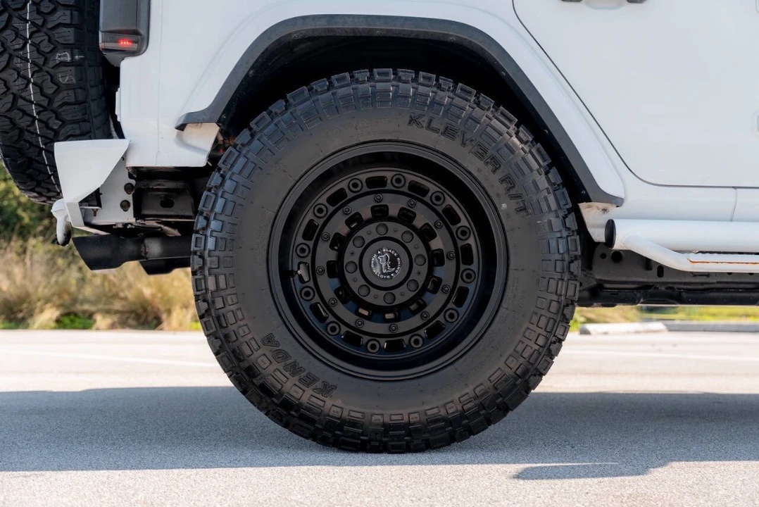 2020 Jeep JL Wrangler - Image 19 of 21