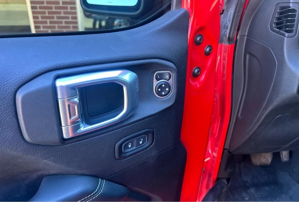 2020 Jeep JL Wrangler - Image 7 of 18