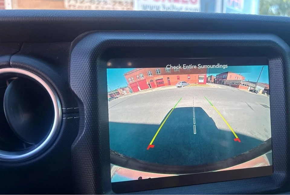 2020 Jeep JL Wrangler - Image 14 of 18