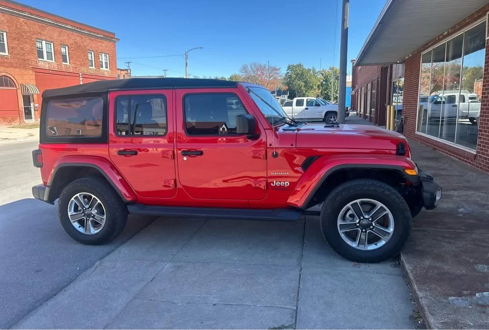 2020 Jeep JL Wrangler - Image 2 of 18