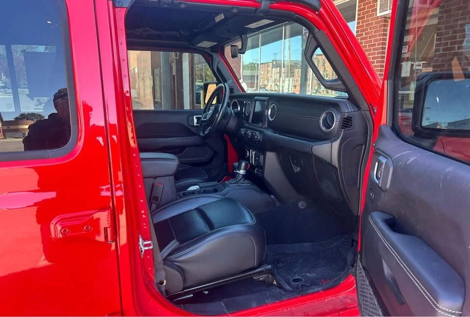 2020 Jeep JL Wrangler - Image 18 of 18