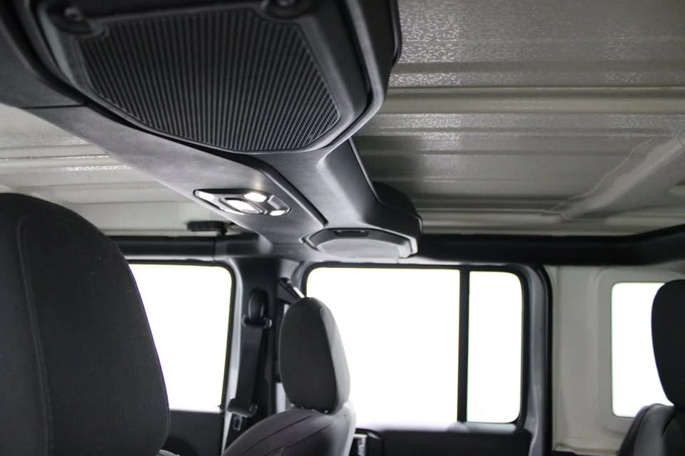 2020 Jeep JL Wrangler - Image 19 of 20