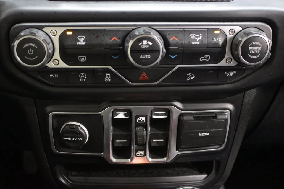 2020 Jeep JL Wrangler - Image 14 of 20