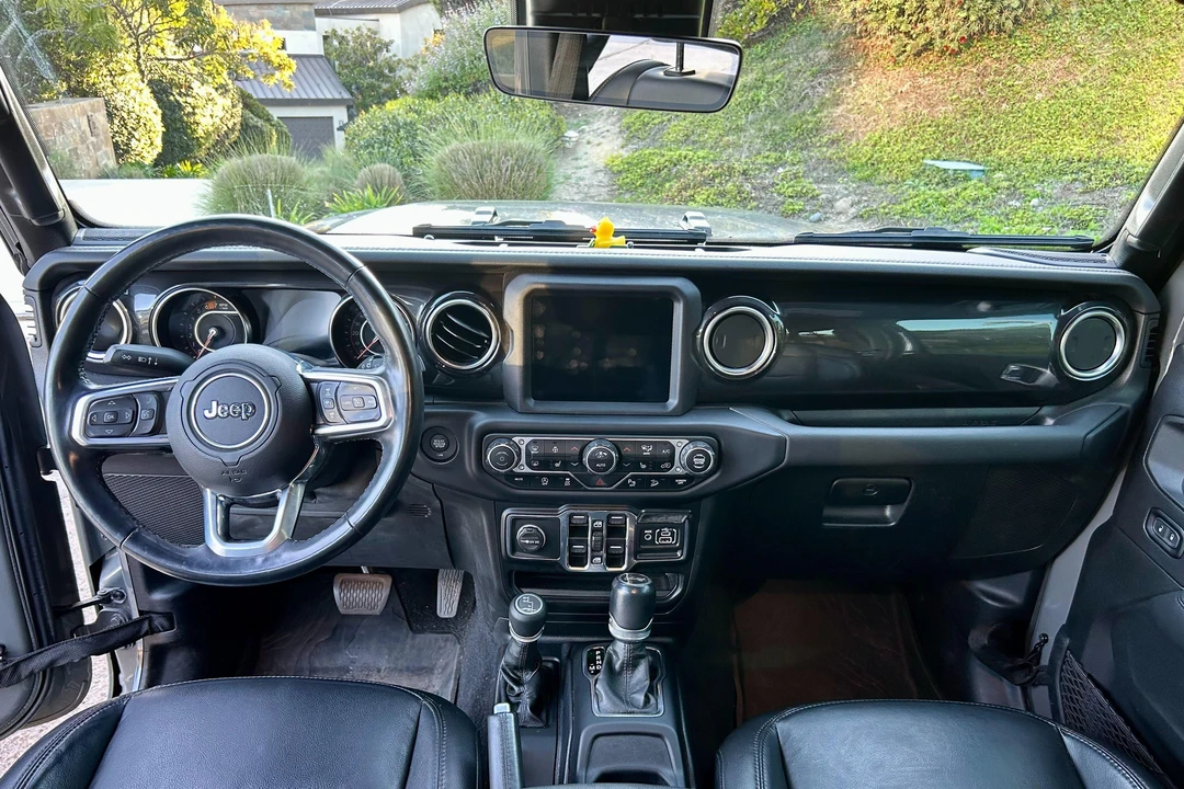 2020 Jeep JL Wrangler - Image 23 of 31