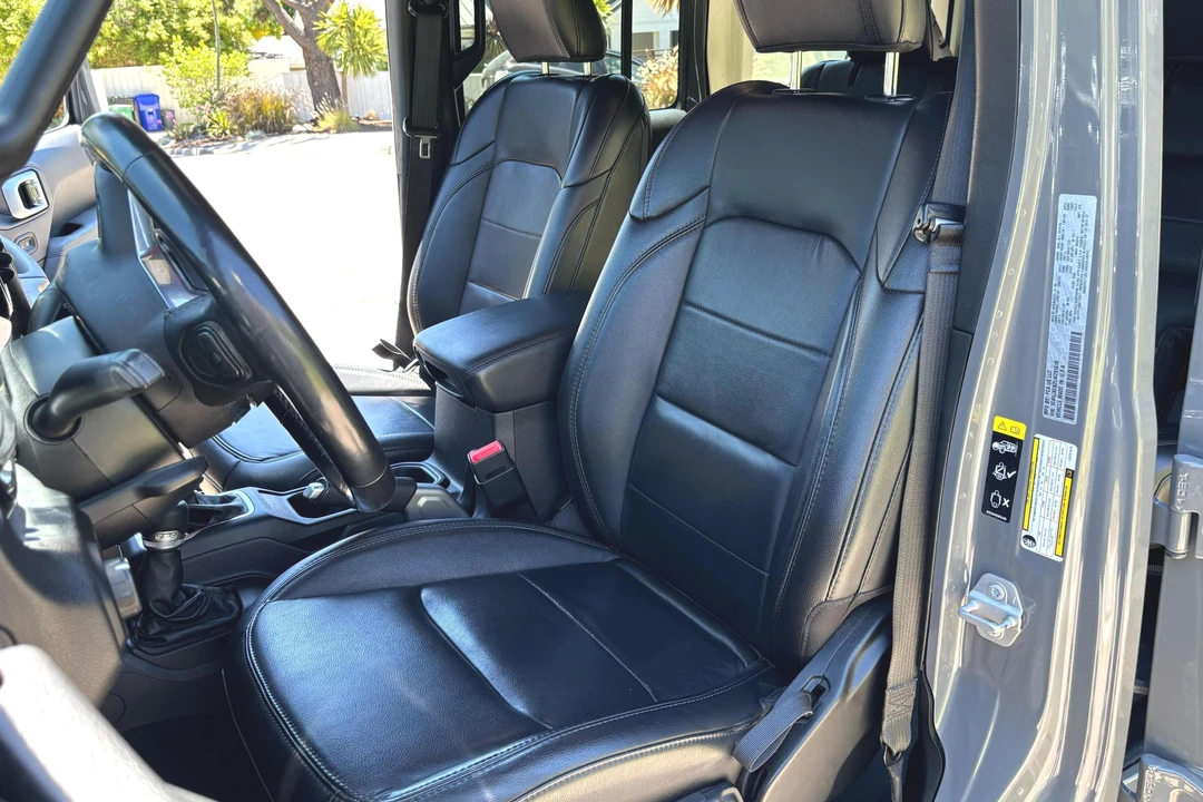 2020 Jeep JL Wrangler - Image 24 of 31