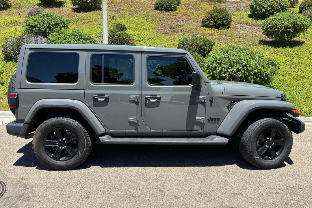 2020 Jeep JL Wrangler - Image 3 of 31