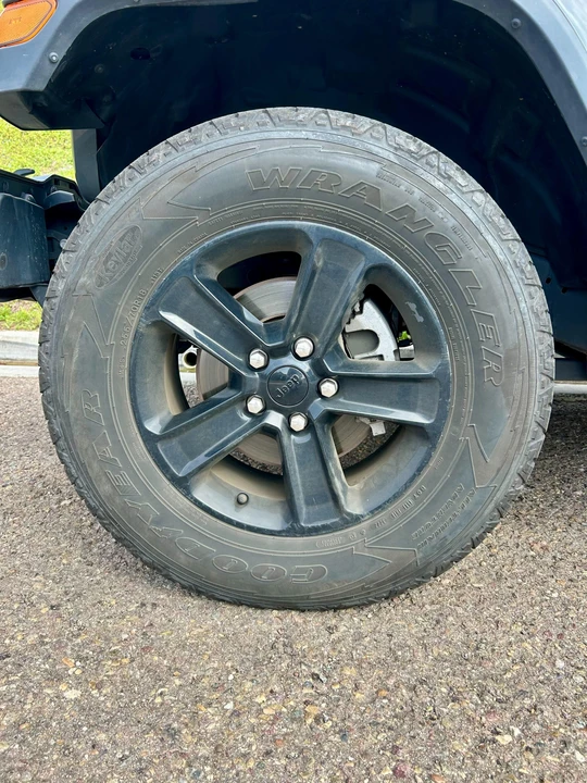 2020 Jeep JL Wrangler - Image 19 of 31