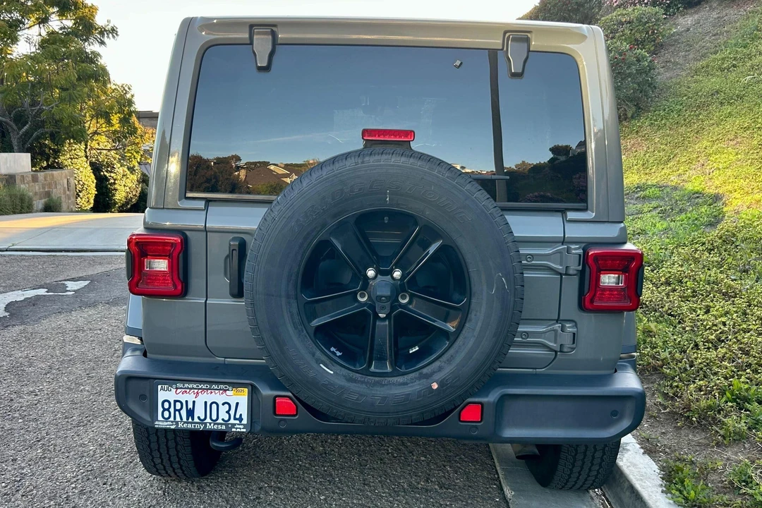 2020 Jeep JL Wrangler - Image 5 of 31