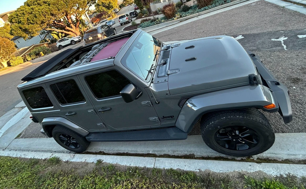 2020 Jeep JL Wrangler - Image 9 of 31