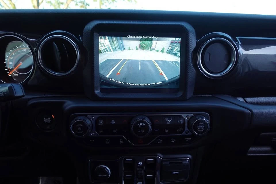 2020 Jeep JL Wrangler - Image 12 of 18