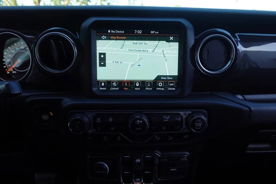 2020 Jeep JL Wrangler - Image 11 of 18